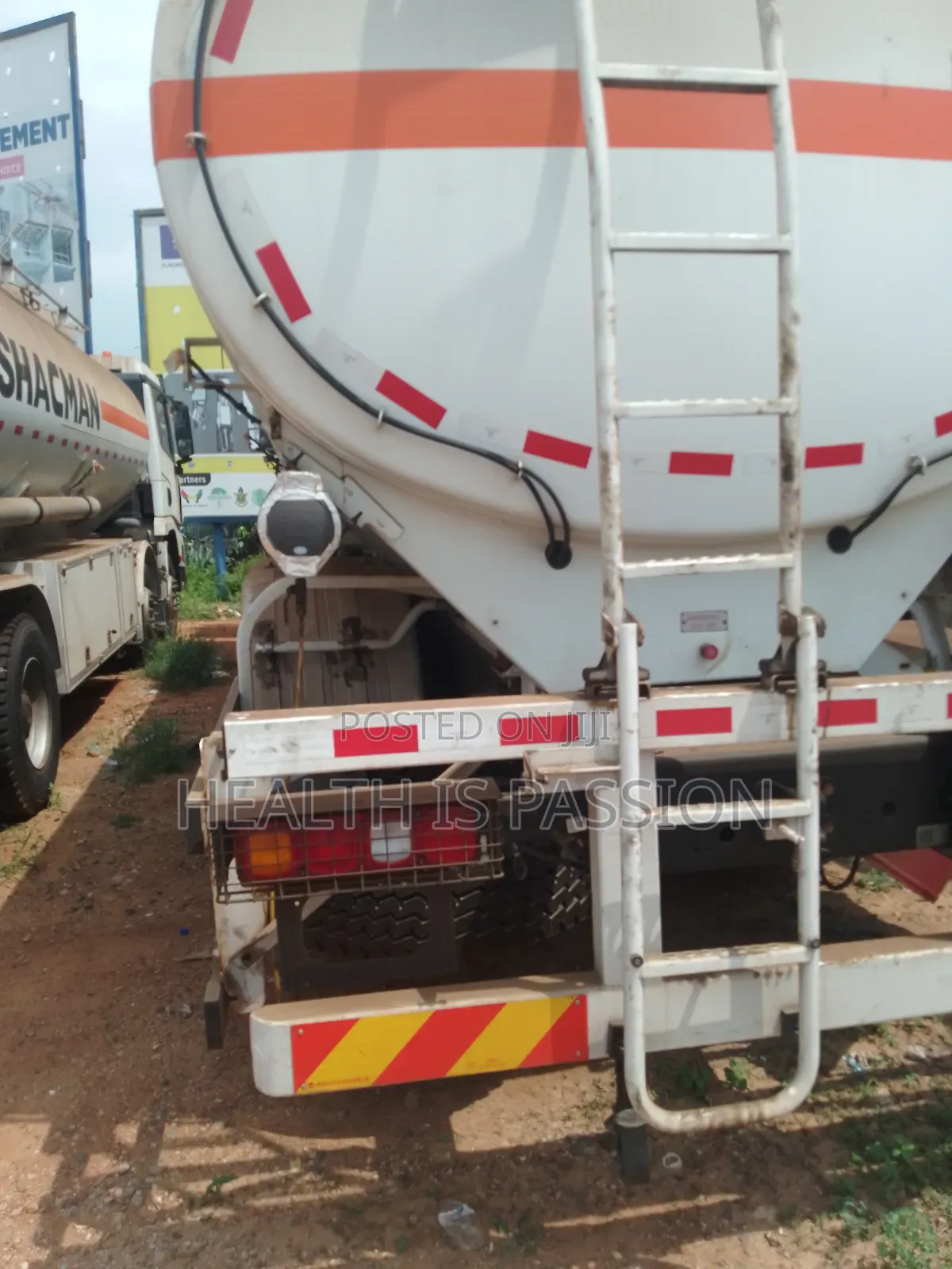 Brand New Shachman 27000L Complete Fuel Tanker With Head.