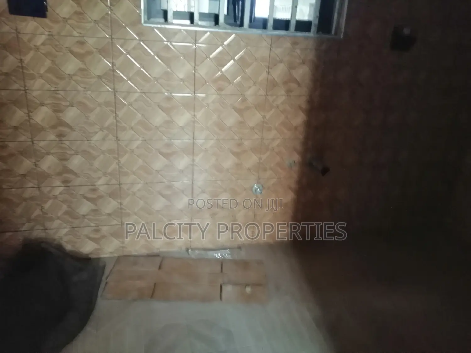 2bdrm Apartment in Patasi Road Side, Kumasi Metropolitan for rent