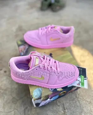 Nike Ladies Jordan One Low Pink