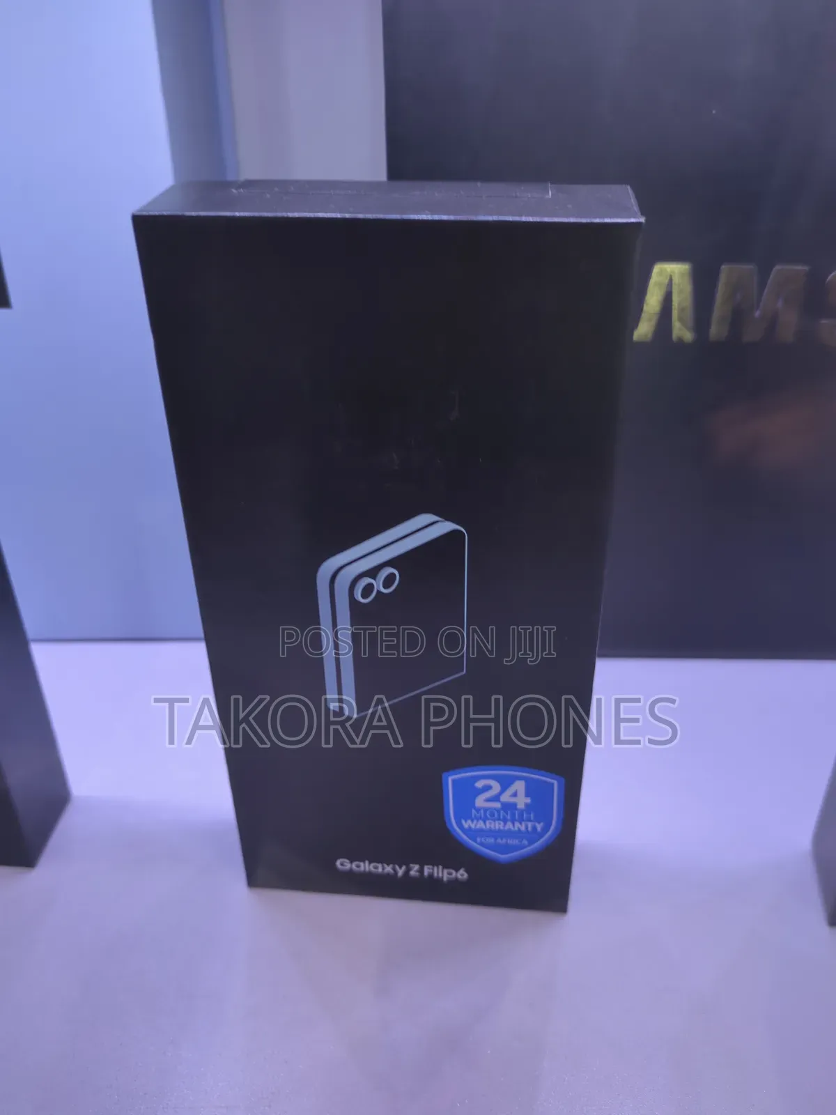 New Samsung Galaxy Z Flip6 256 GB Gold