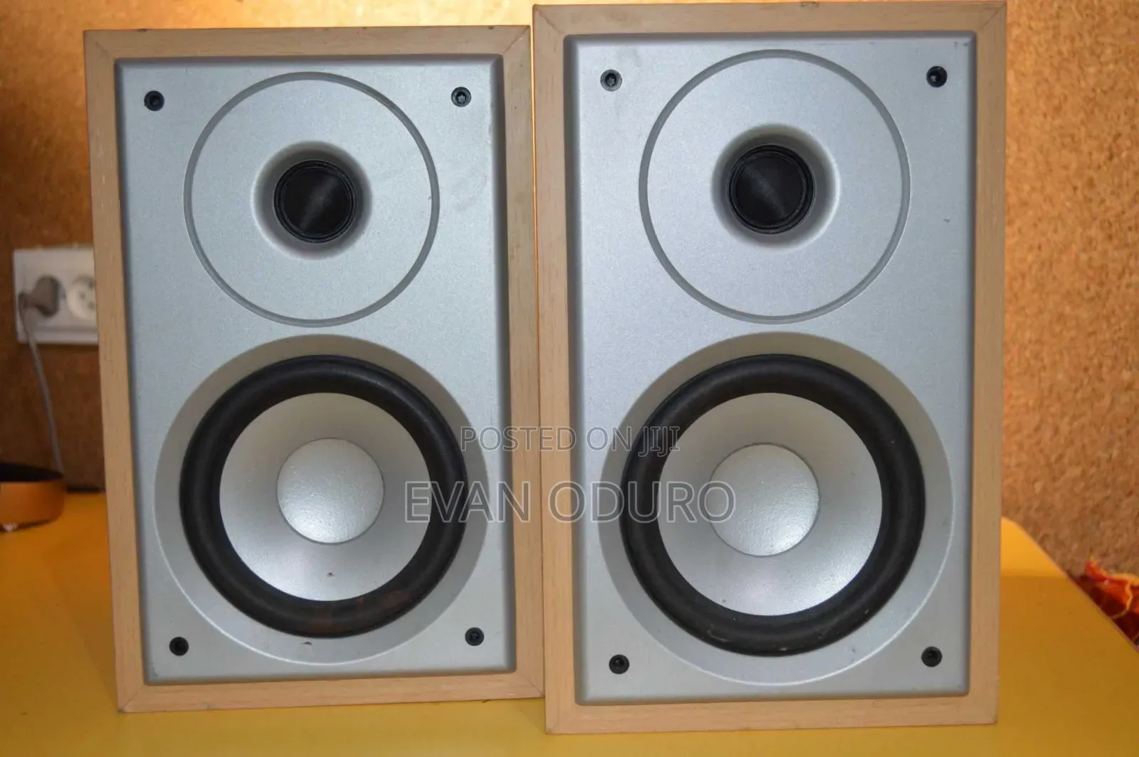 Powerful Denon Loudspeaker Bookshelf Good Sound Quality