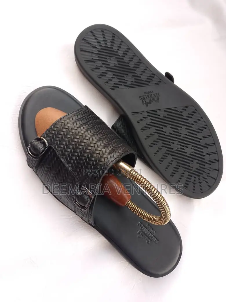 Quality Foreign Slippers Available in Various Designs