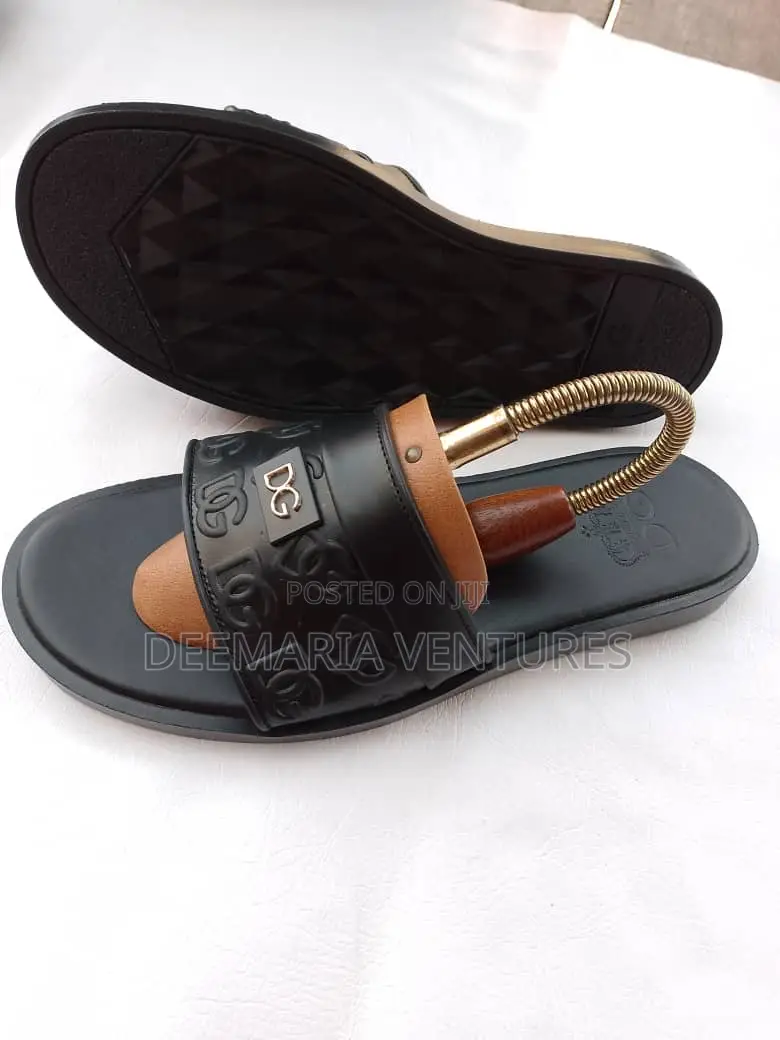 Quality Foreign Slippers Available in Various Designs
