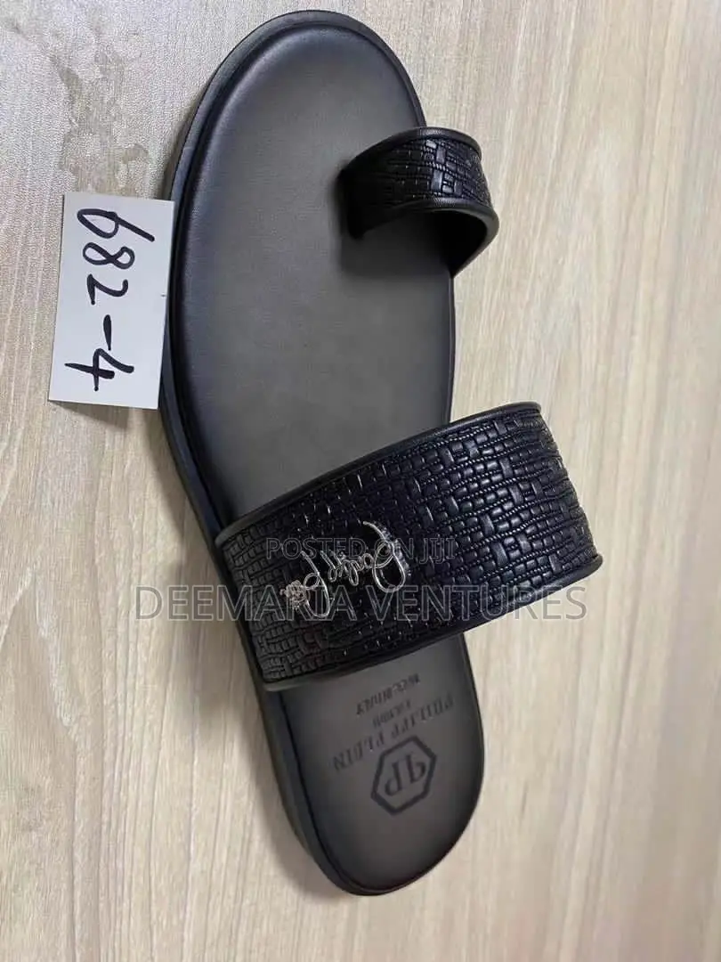 Quality Foreign Slippers Available in Various Designs