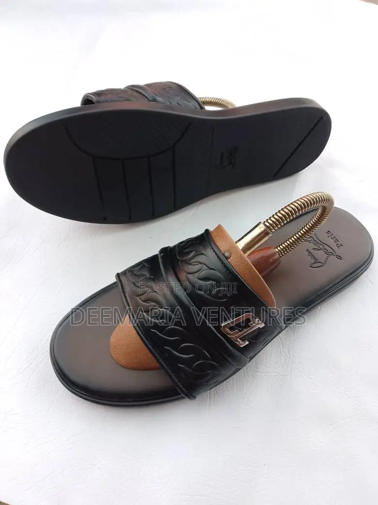 Quality Foreign Slippers Available in Various Designs