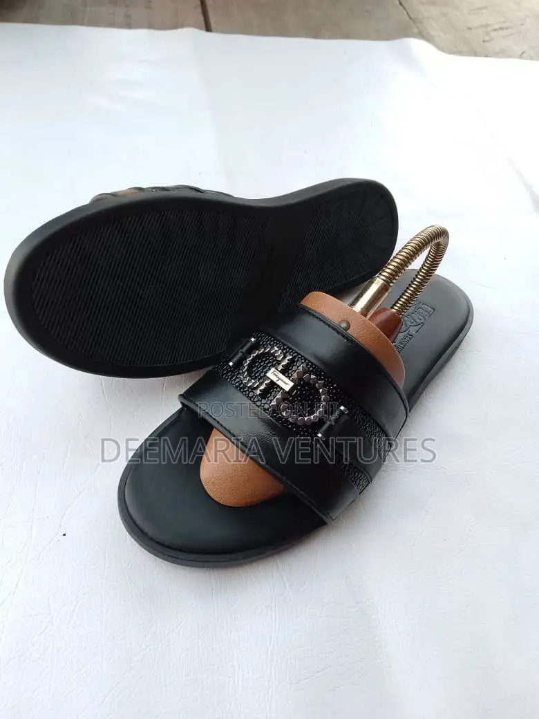 Quality Foreign Slippers Available in Various Designs