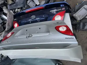 Toyota Corolla 2005 Sports Boot