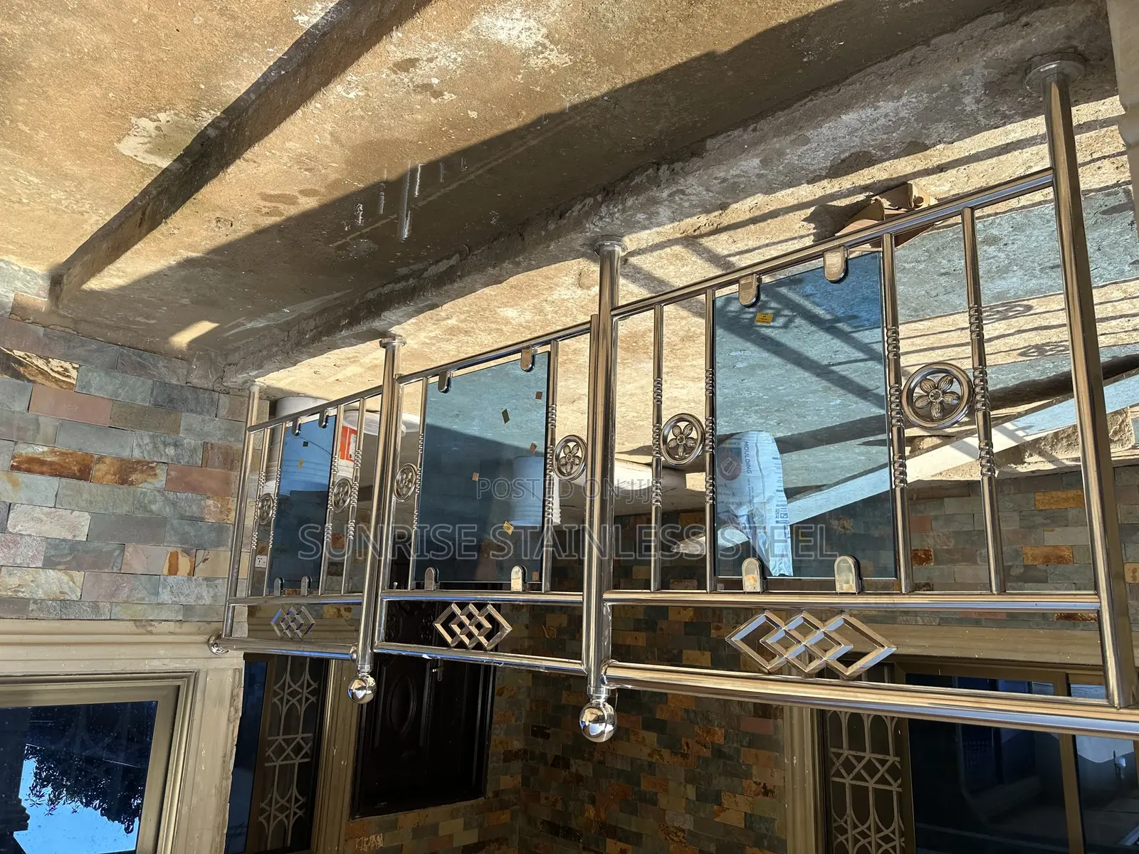 Stainless Dark Glass Balustrade Design