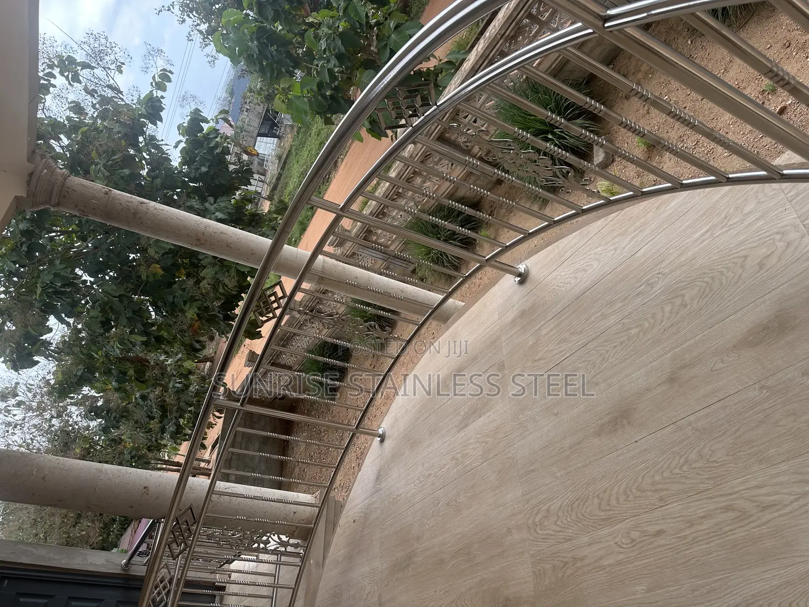 Stainless Glass Design and Flower Balustrade