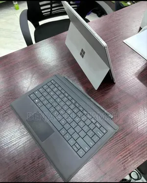 New Laptop Microsoft Surface Pro 5 4GB Intel SSD 128GB