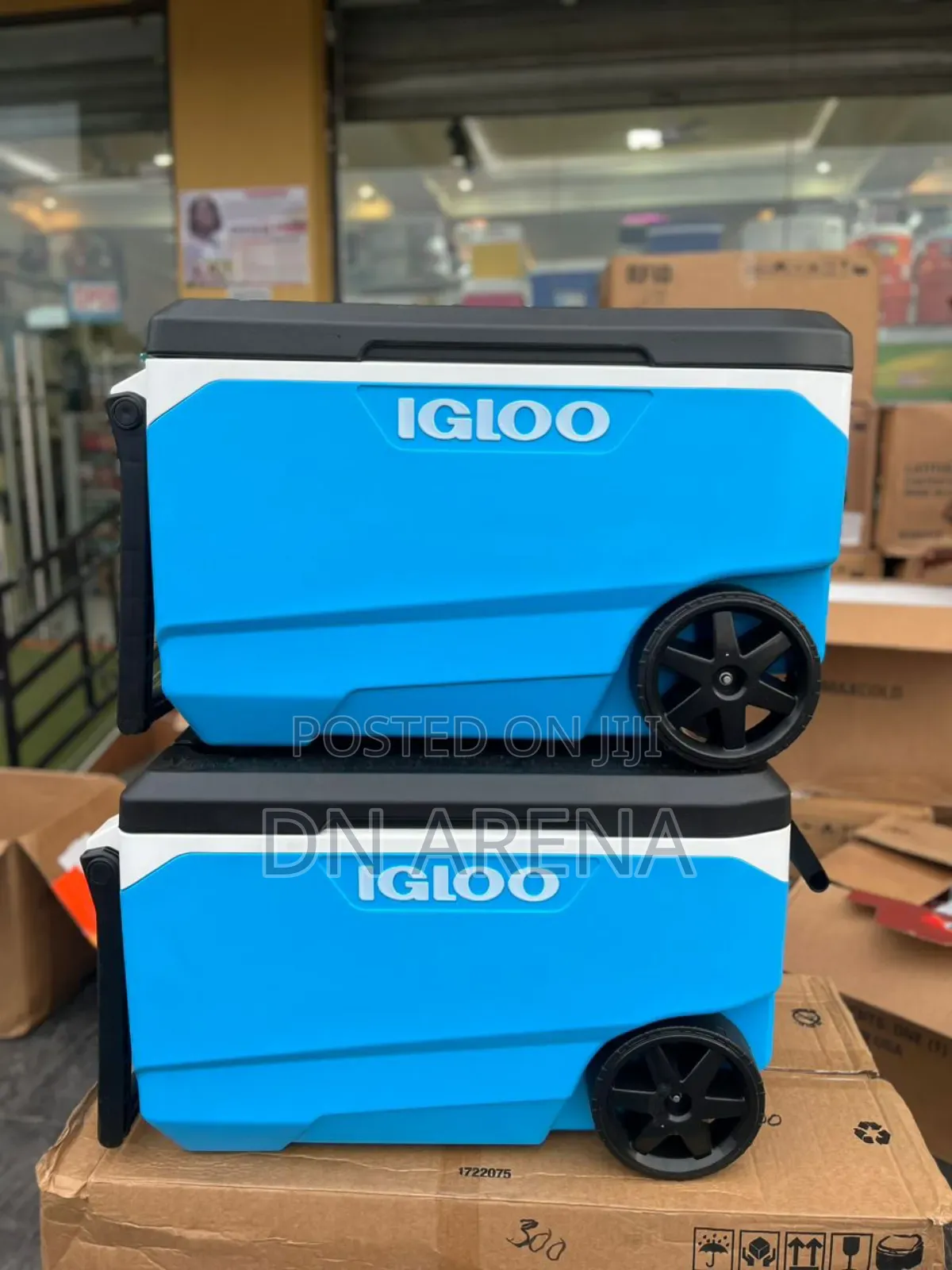 Igloo 90quart Maxcold Ice Chest