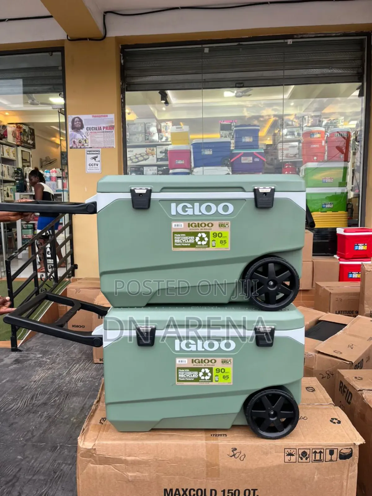 Igloo 90quart Maxcold Ice Chest