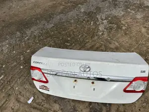 Toyota Corolla 2011 Trunk