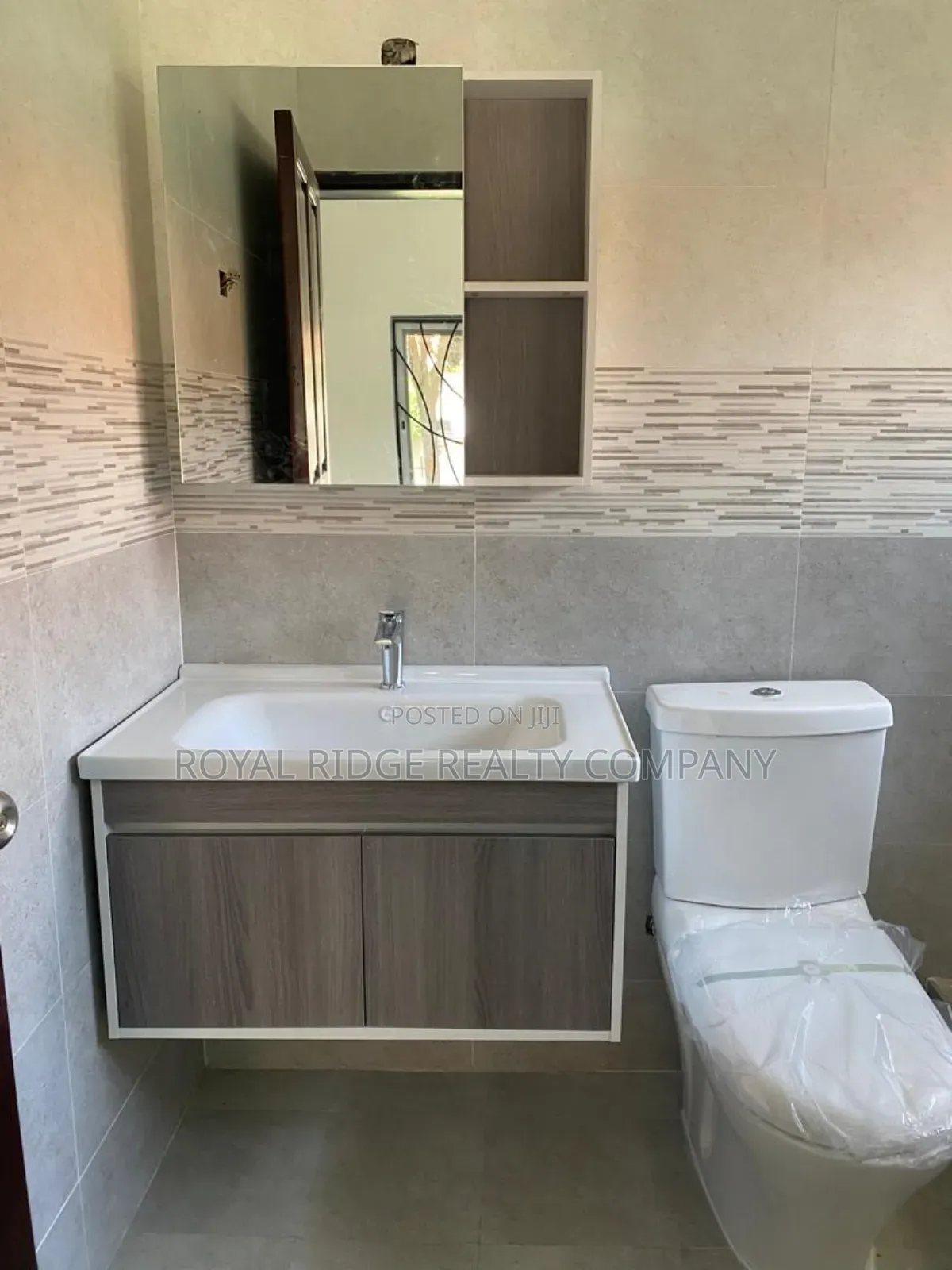 4bdrm House in Regimanuel Estate, Accra Metropolitan for rent