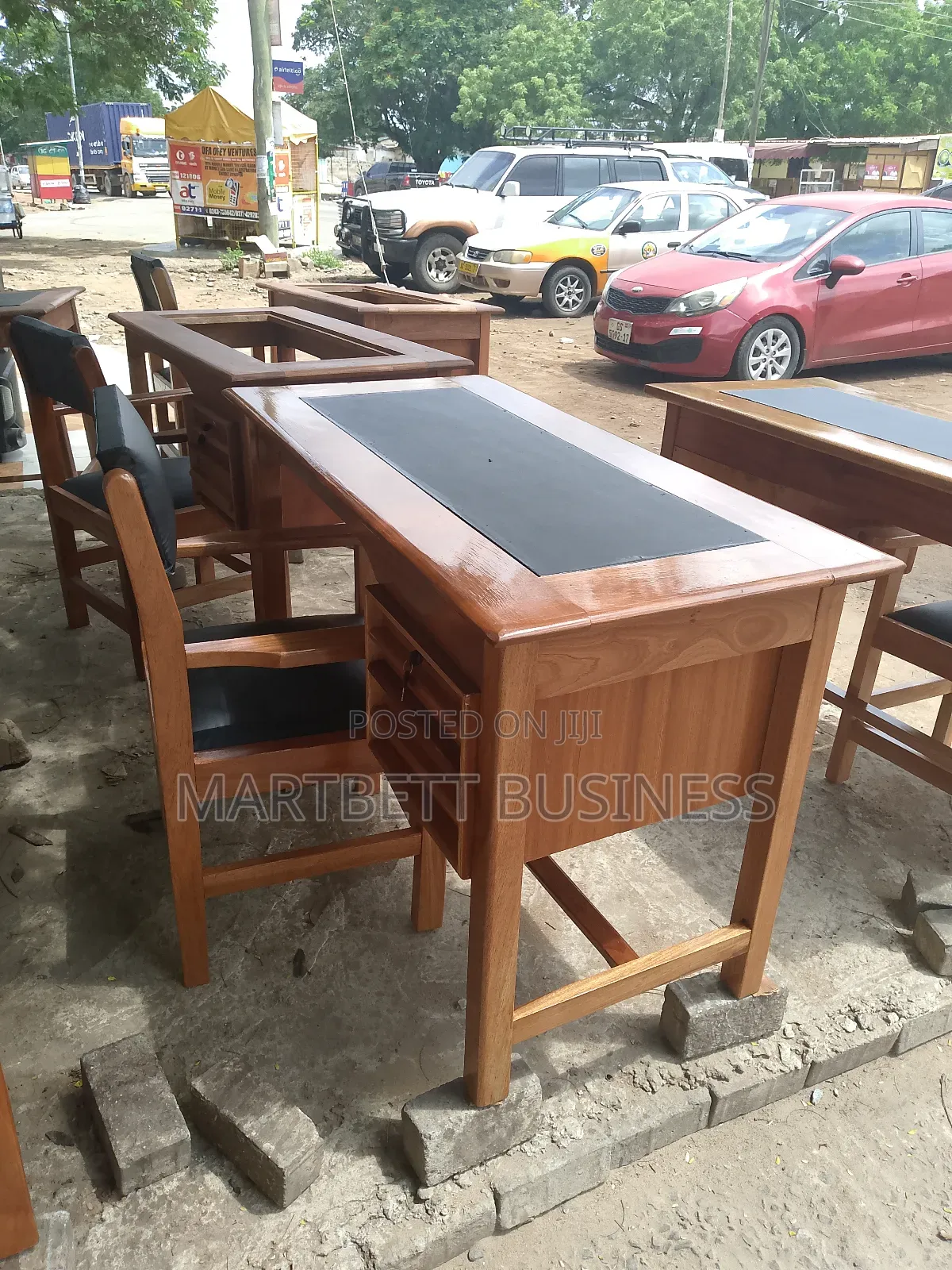 Table Chair Office or Home Usage