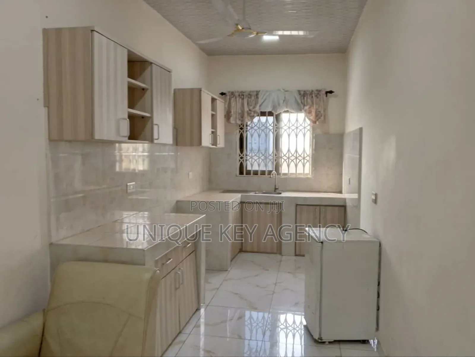 2bdrm Apartment in Unique Key Agency, Pig Farm for rent