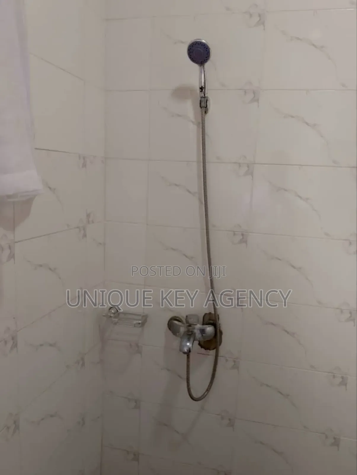 2bdrm Apartment in Unique Key Agency, Pig Farm for rent