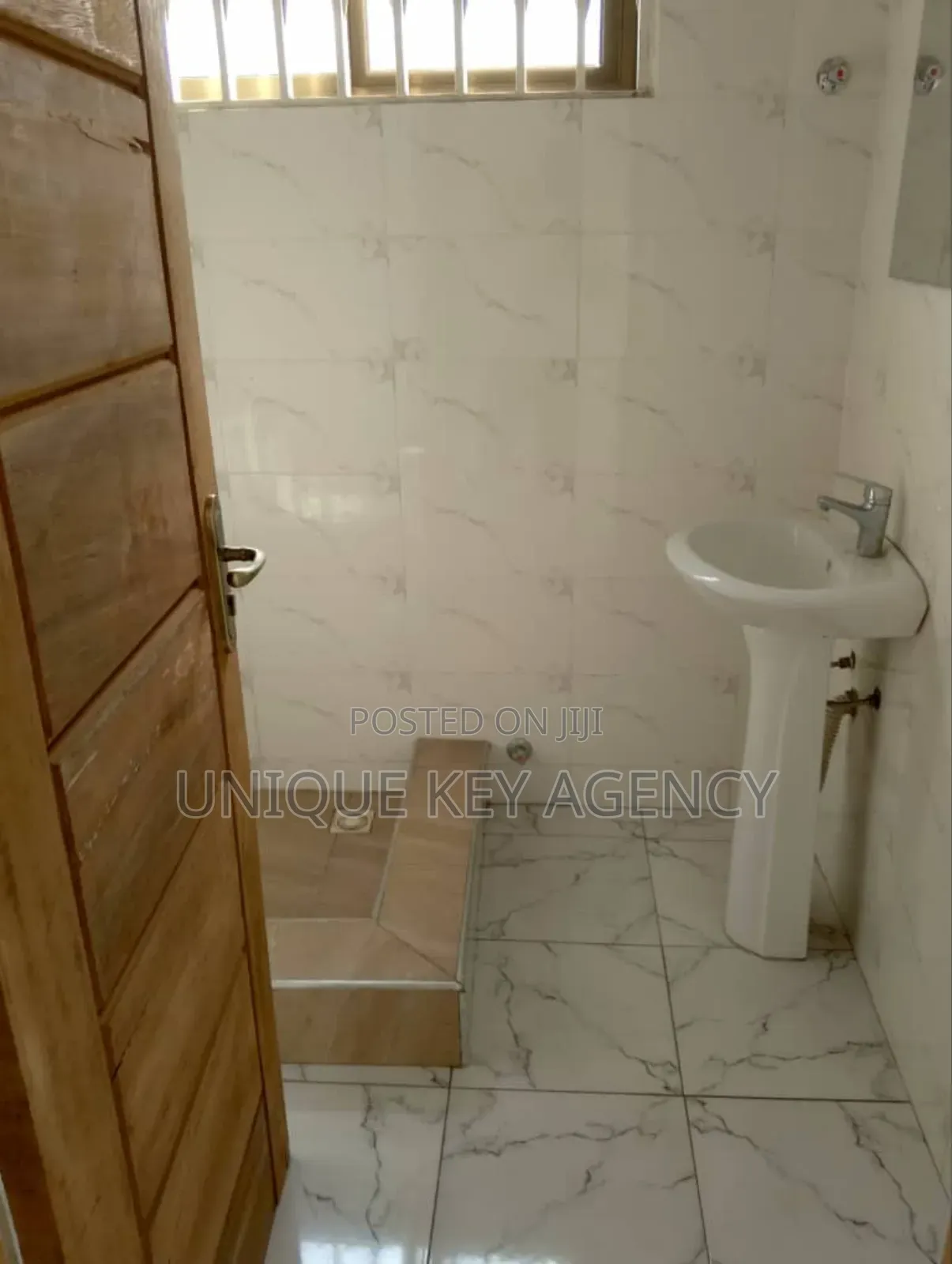 2bdrm Apartment in Unique Key Agency, Pig Farm for rent