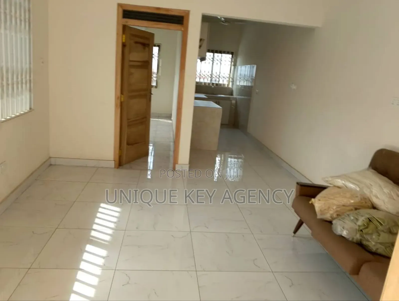 2bdrm Apartment in Unique Key Agency, Pig Farm for rent