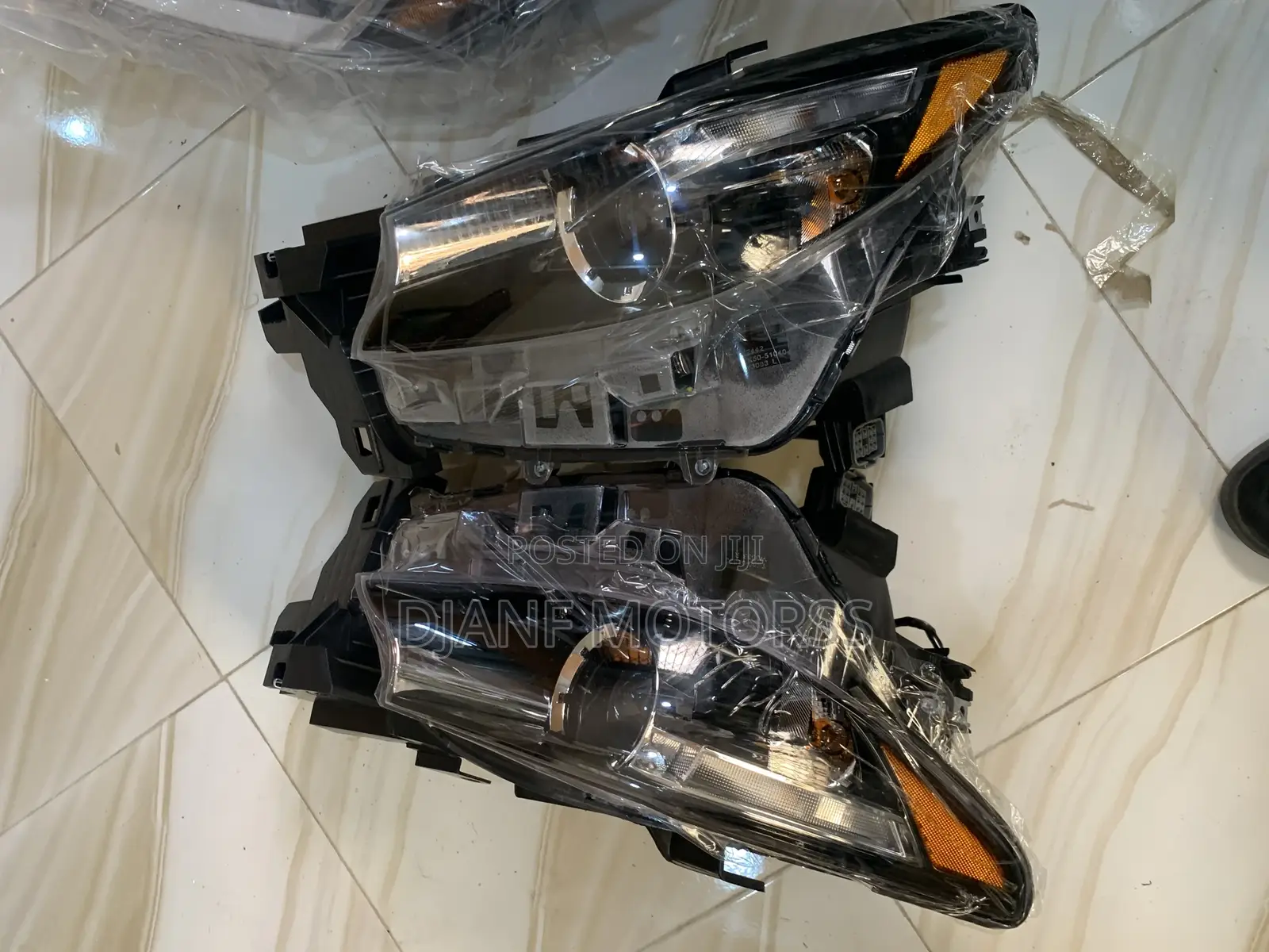 Cx-9 201-22 Headlight Pair