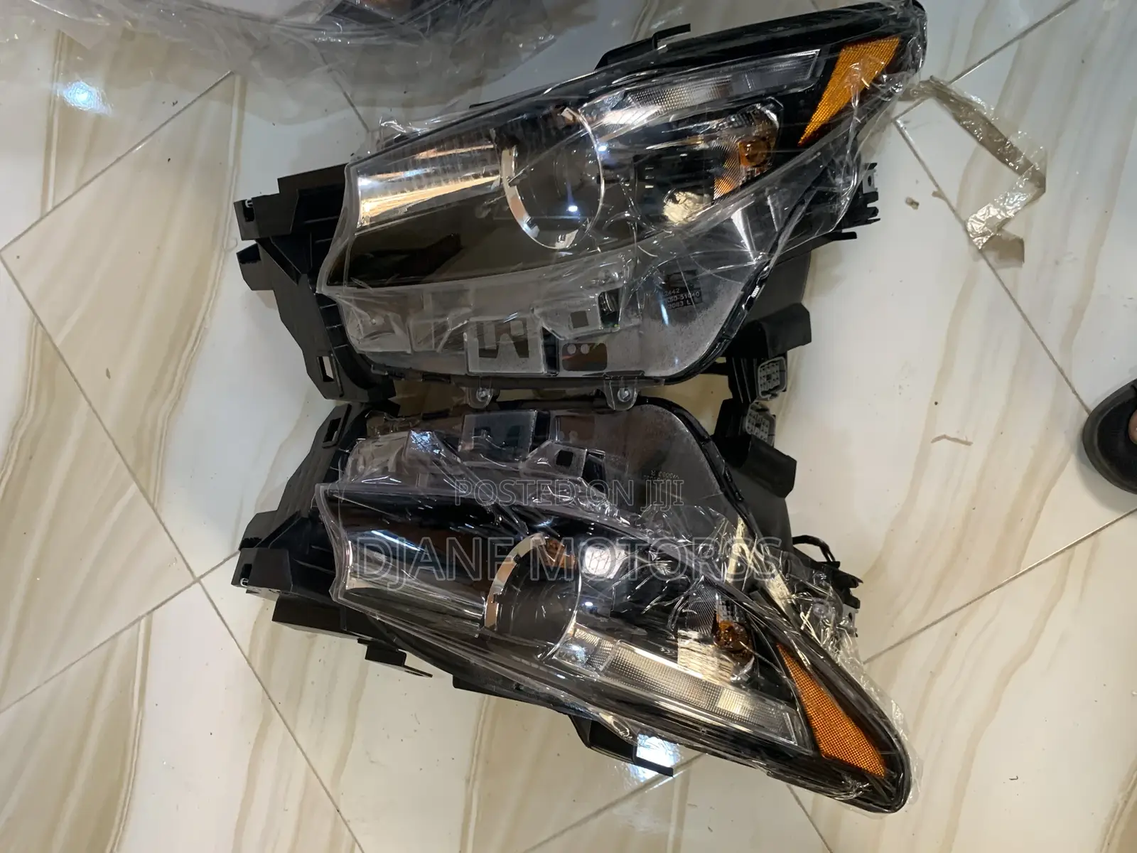 Cx-9 201-22 Headlight Pair