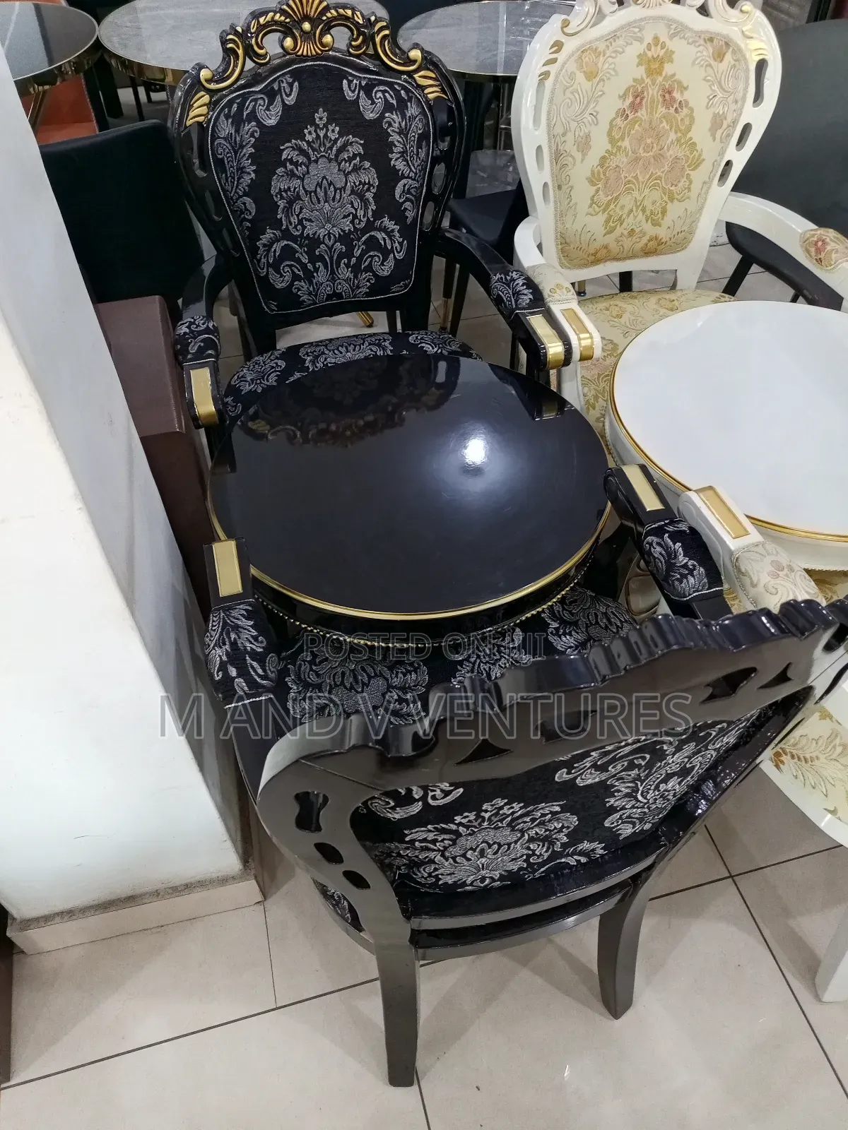 Royal Dining Set Black