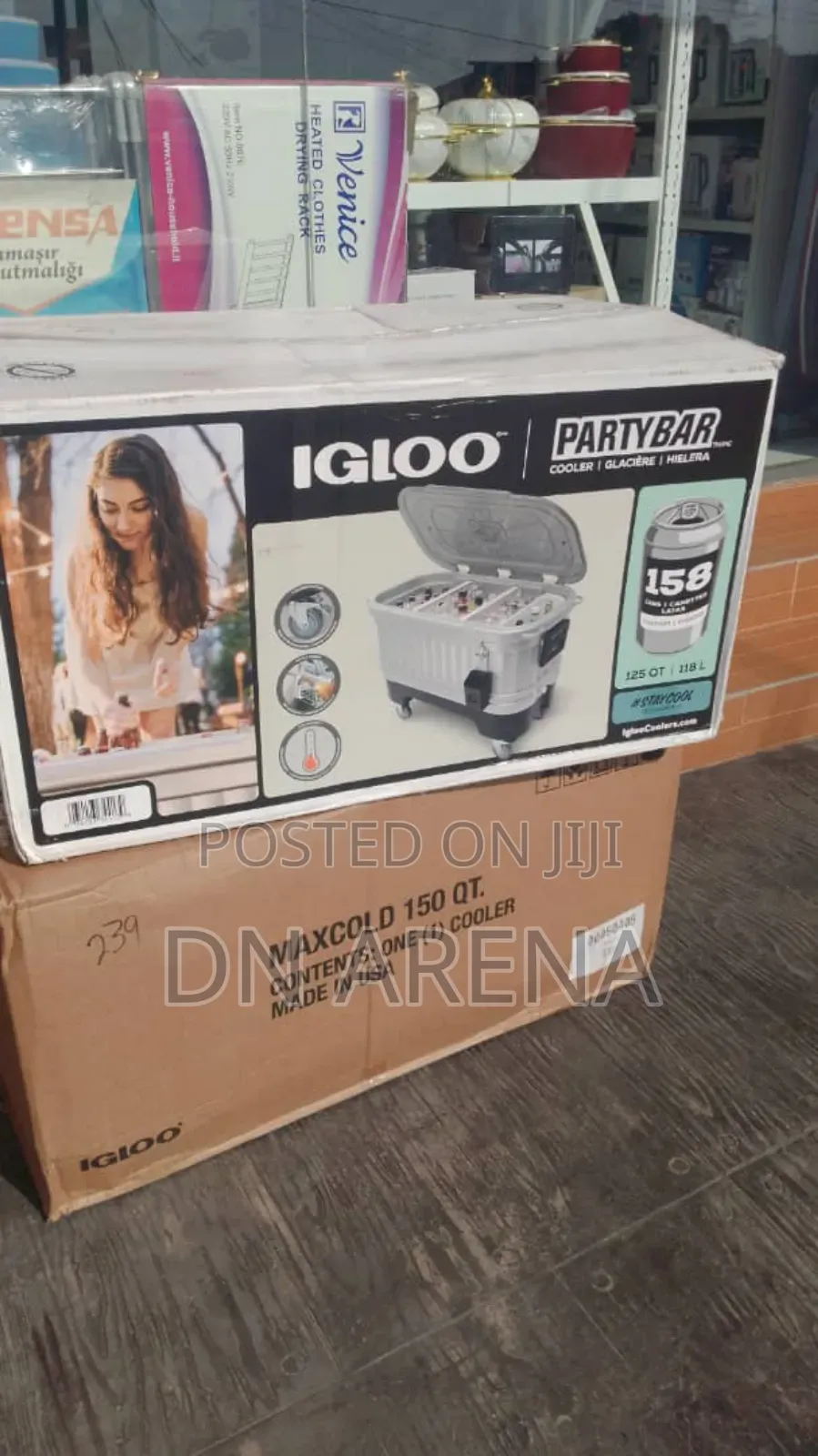 125 Quart Igloo Party Bar With Light and Wheel
