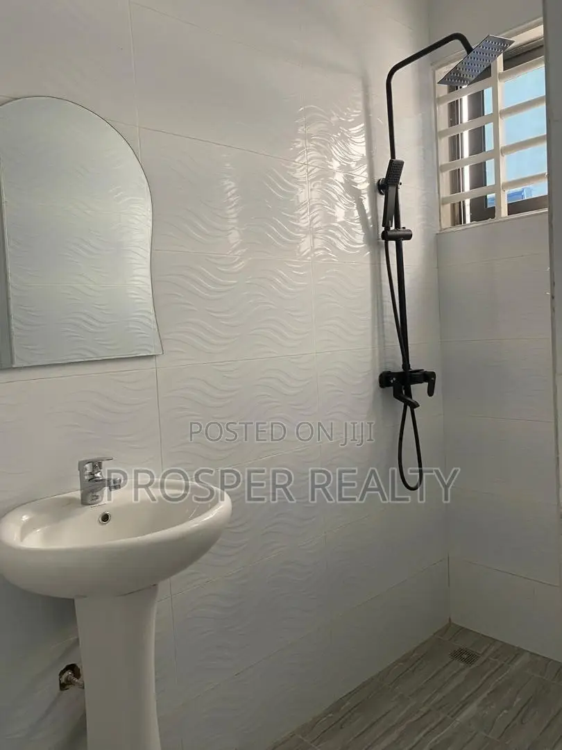 3bdrm House in Spintex for sale