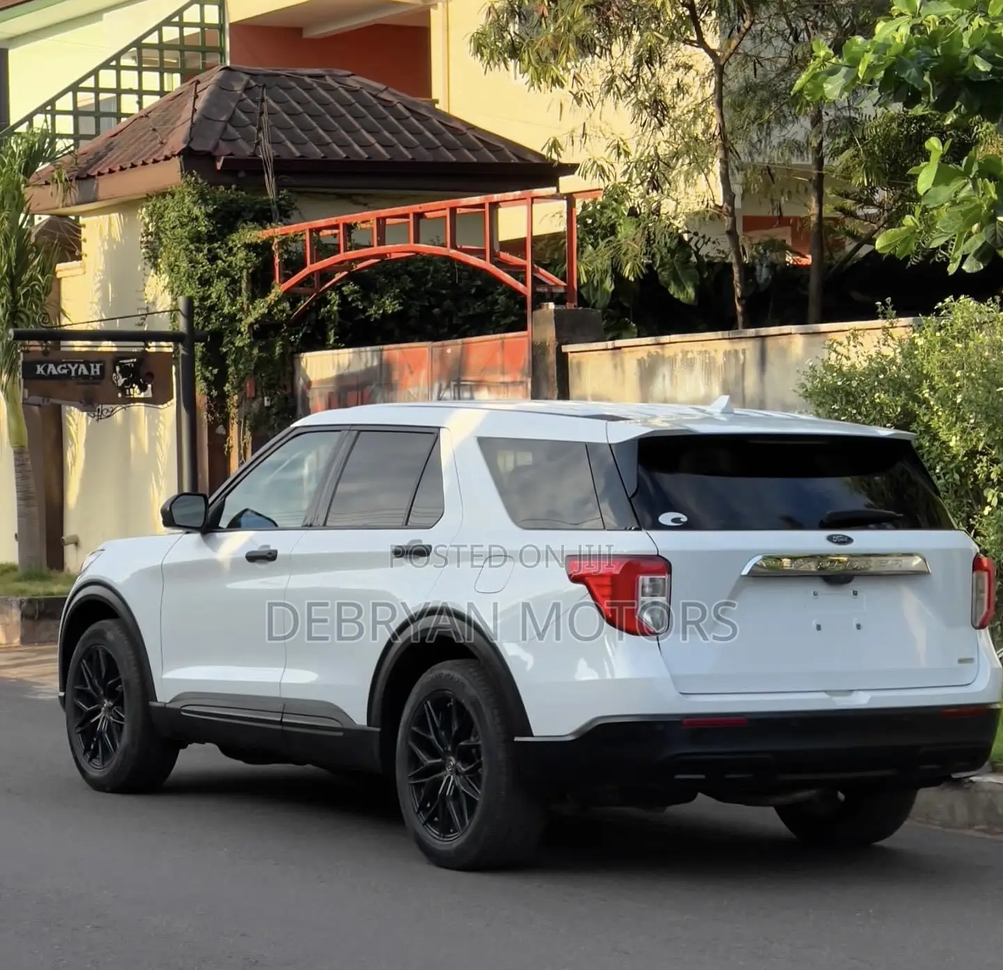 Ford Explorer Base 4x4 2020 White