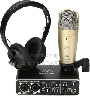 Behringer U Phoria Studio Pro Bundle Set