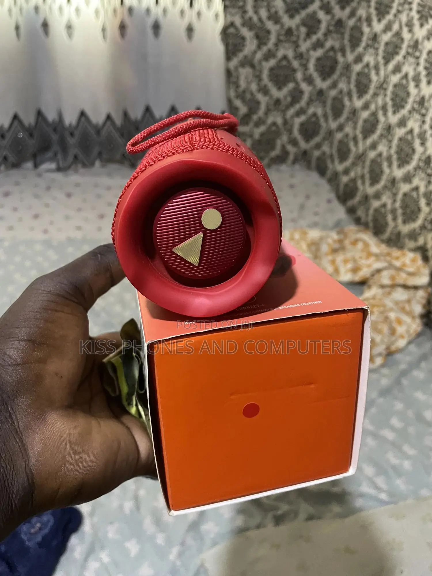 JBL Flip 6 Bluetooth Speaker