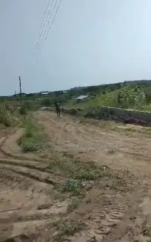 Conducive Environment for Residential Plot 4 Sale Dominase