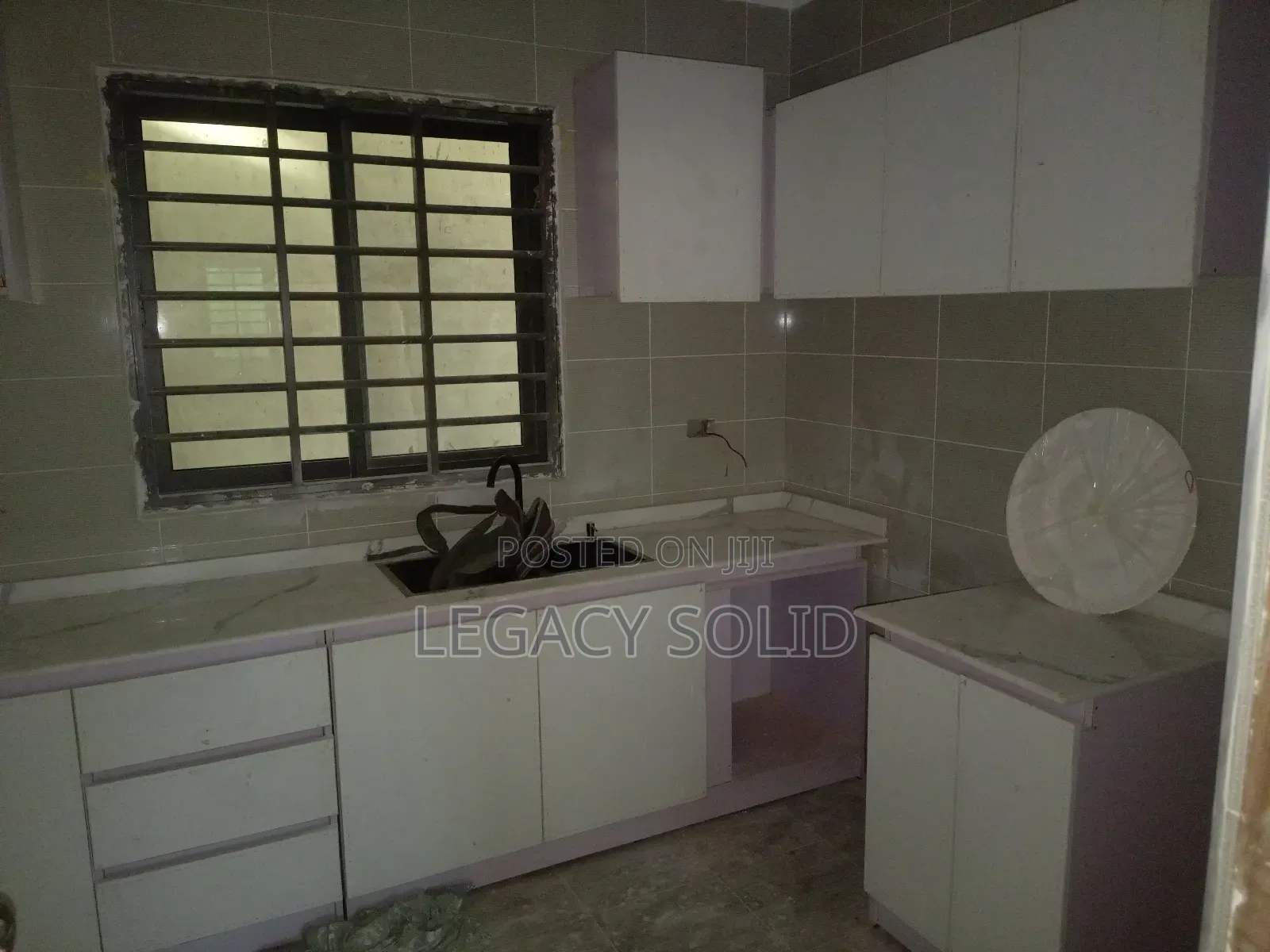 2bdrm Apartment in Legacy Solid Real, Tsui-Bleoo for rent