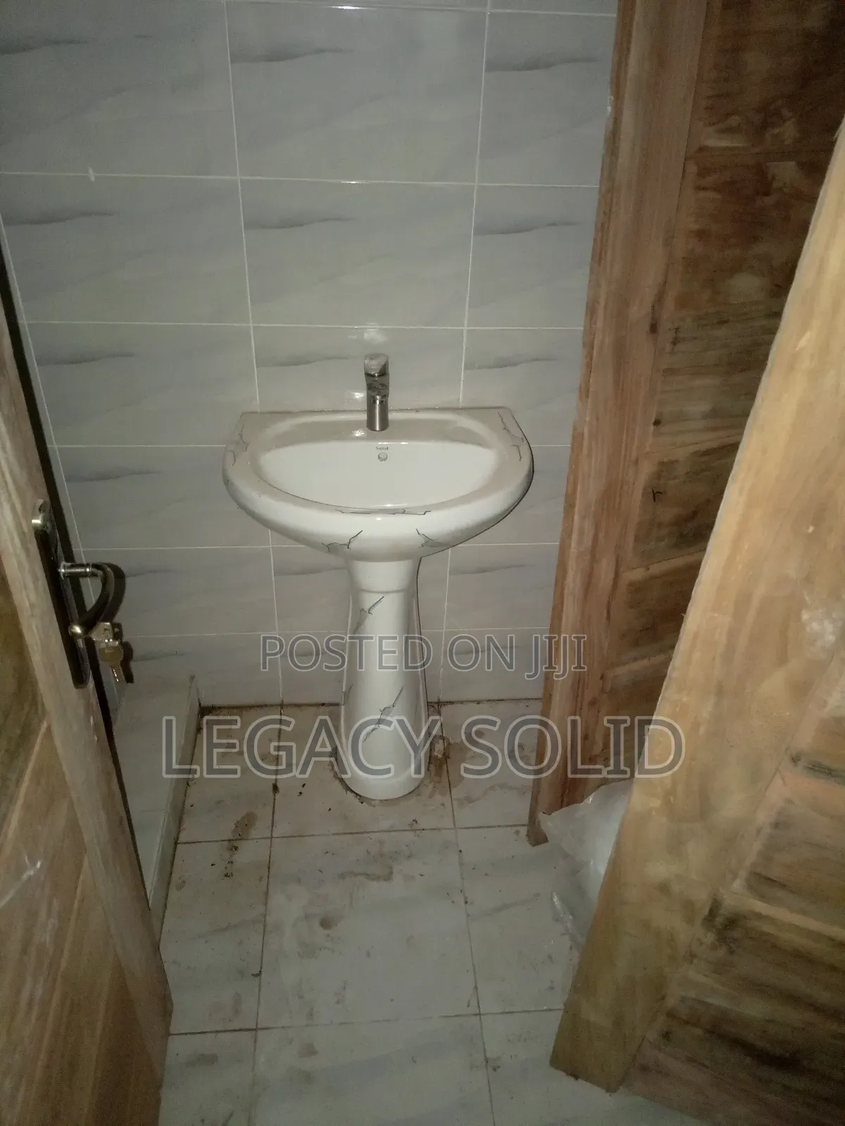 2bdrm Apartment in Legacy Solid Real, Tsui-Bleoo for rent