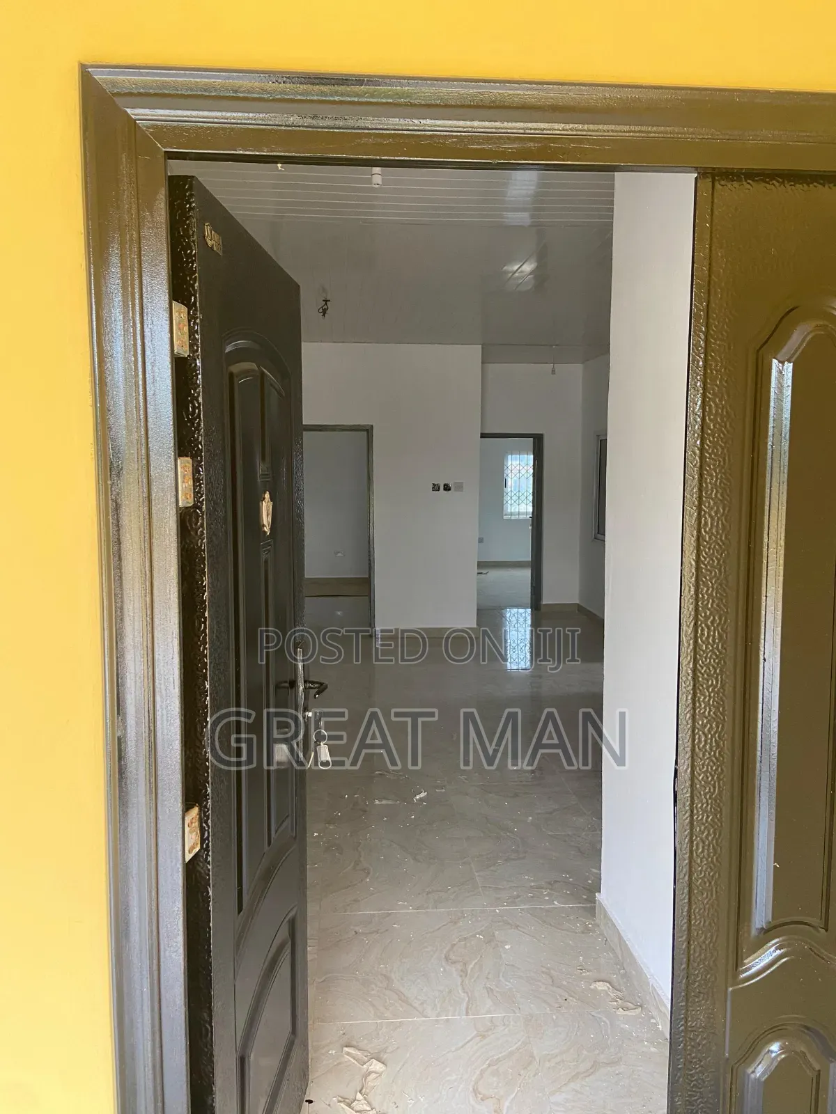 5bdrm Apartment in West Hills Mall Area for rent