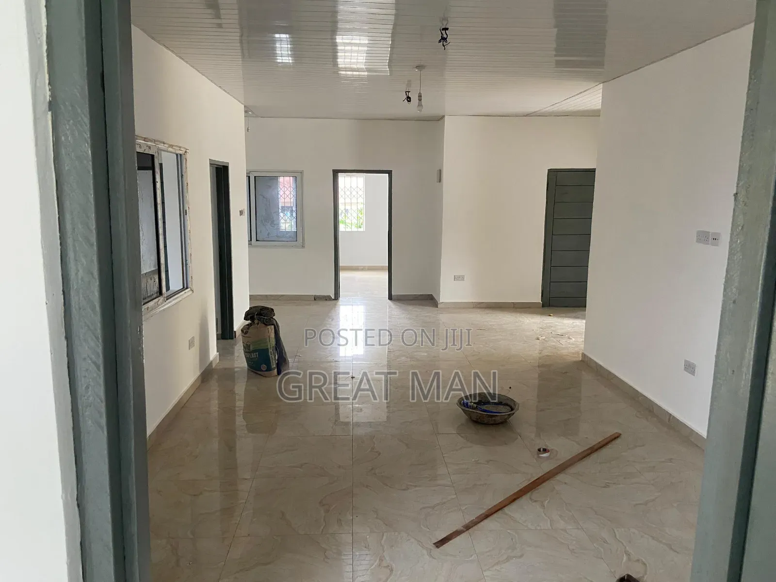 5bdrm Apartment in West Hills Mall Area for rent