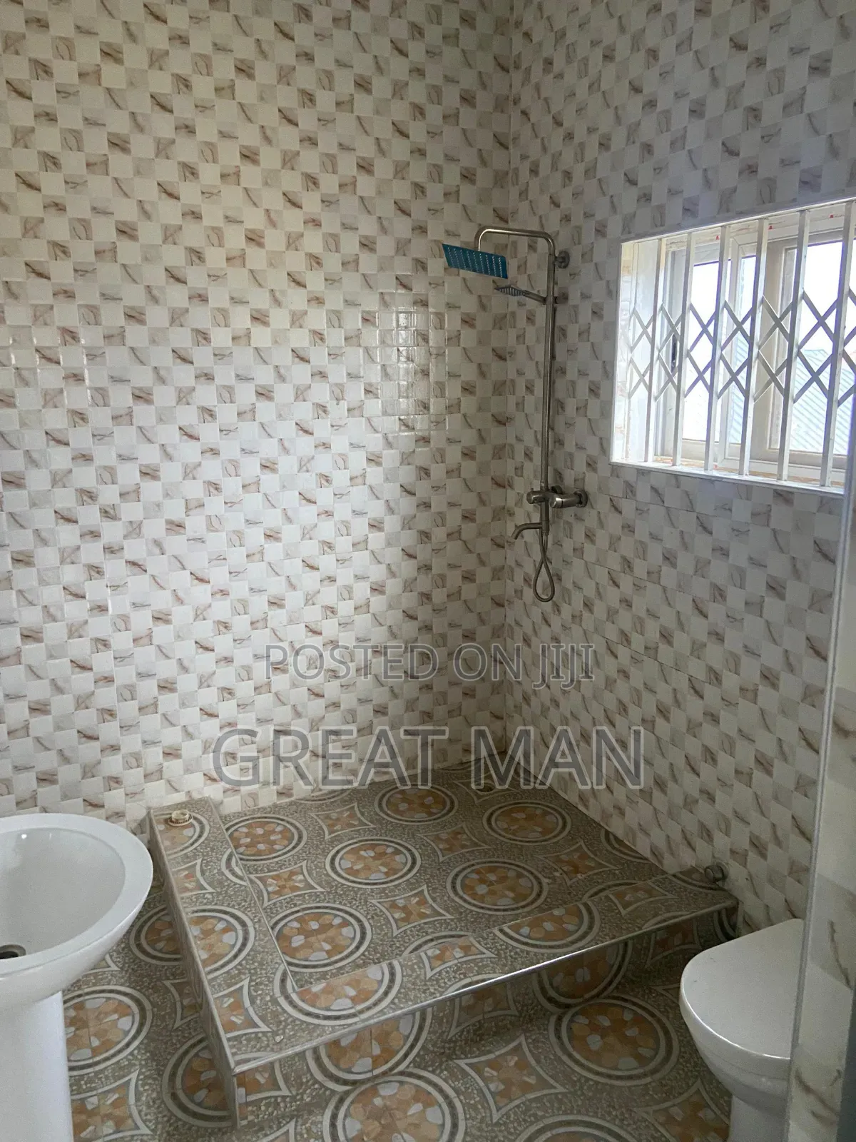 5bdrm Apartment in West Hills Mall Area for rent