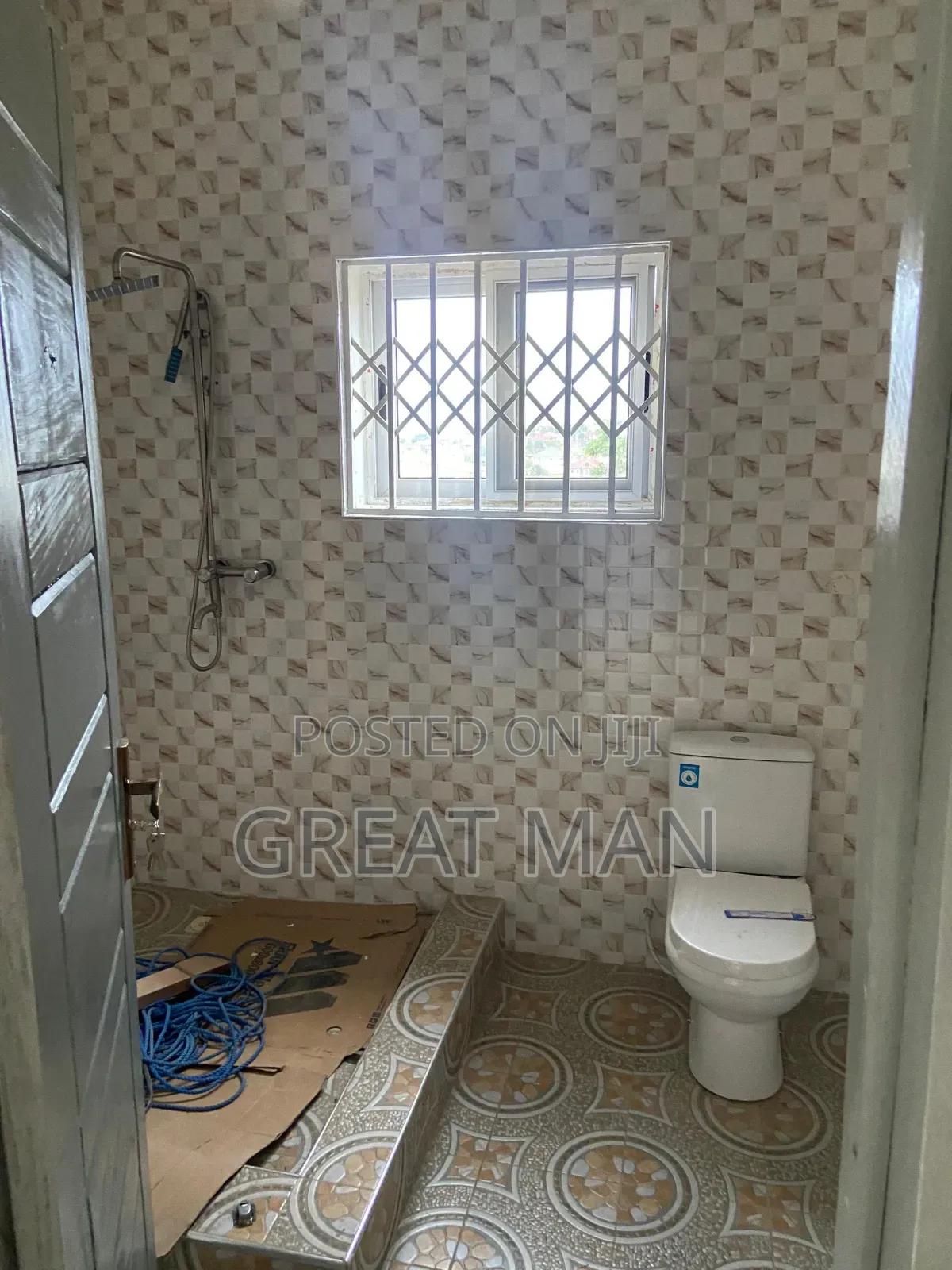 5bdrm Apartment in West Hills Mall Area for rent