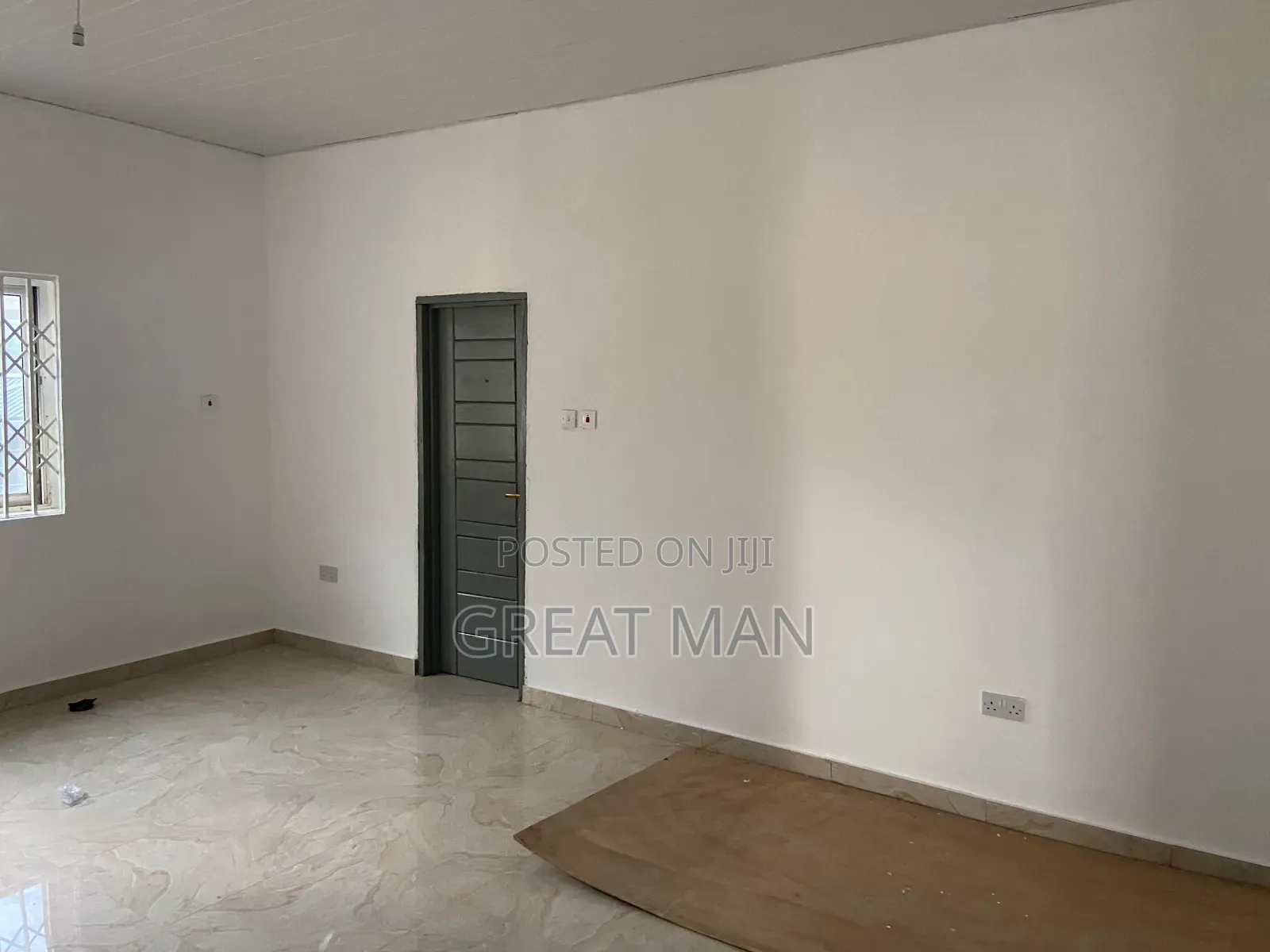 5bdrm Apartment in West Hills Mall Area for rent