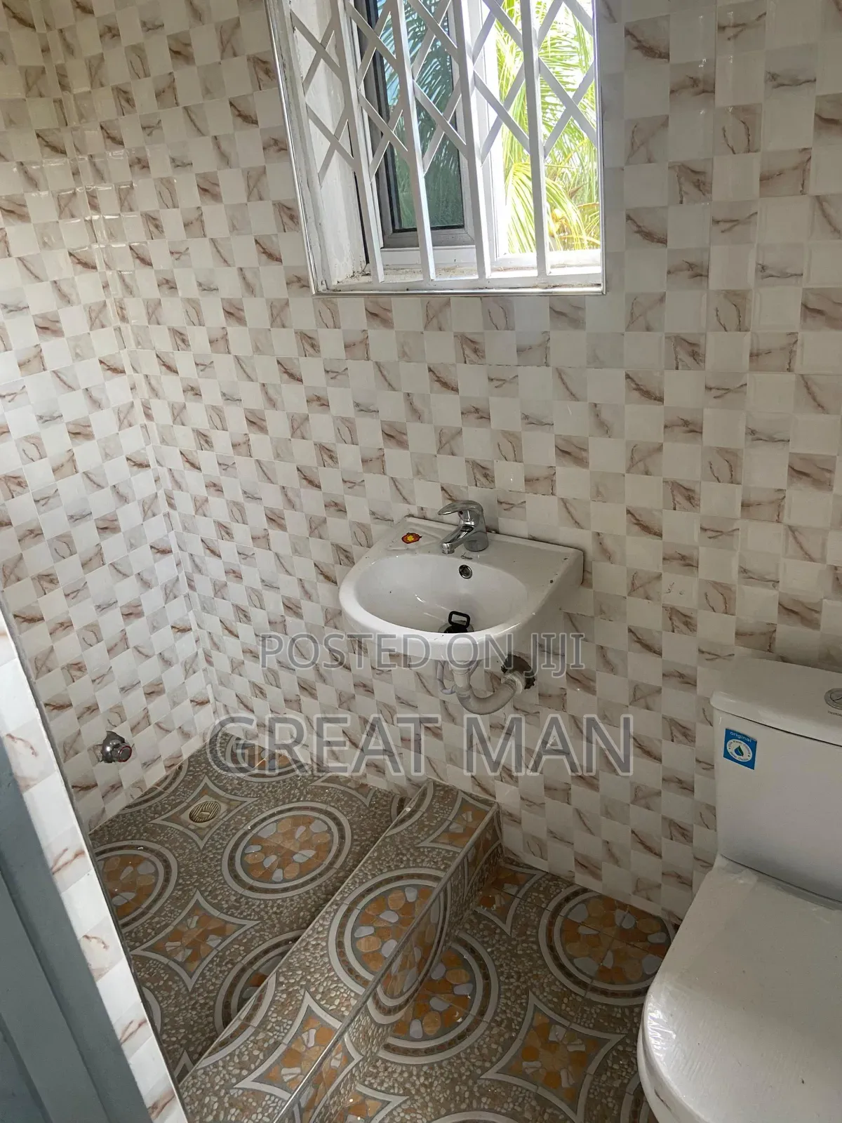 5bdrm Apartment in West Hills Mall Area for rent