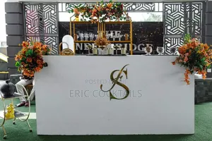 Eric's Cocktail Bar