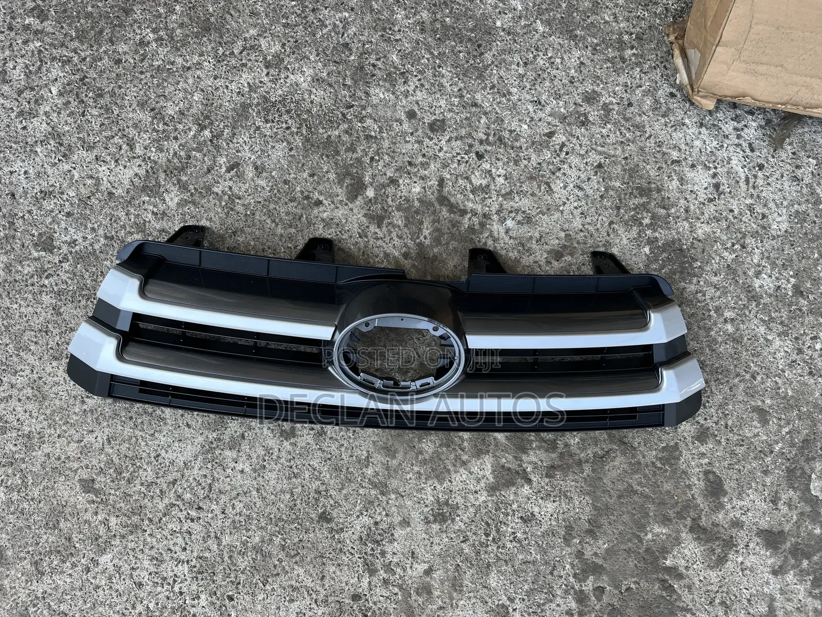 2017 2018 2019 Toyota Highlander Front Upper Grill Grille