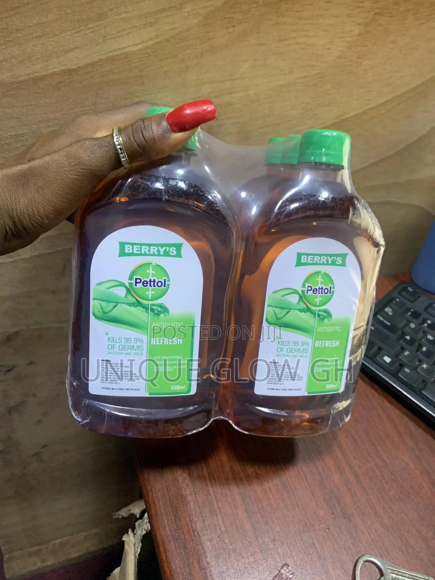 Antiseptic Pettol Refresh Kills 99.9% Germs