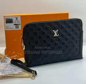 Quality Men's Pouch Bag - Move Clean in Style!
