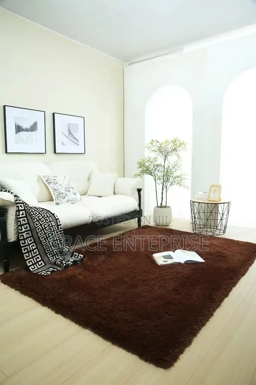 Light Weight Fluffy Carpet in Different Colors
