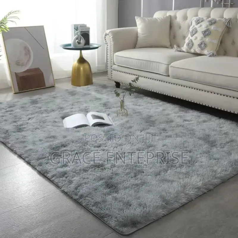 Ultra Modern Ligth Weight Fluffy Designer Carpet