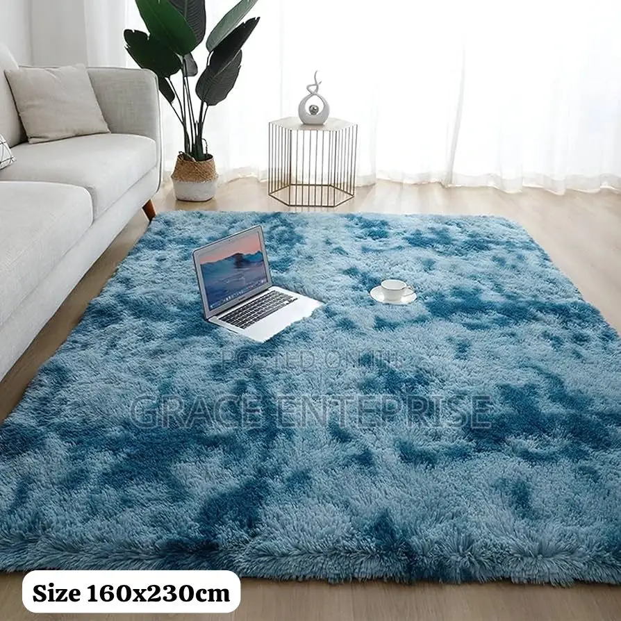 Super Quality Fluffy Ligth Weight Carpet in Different Colors