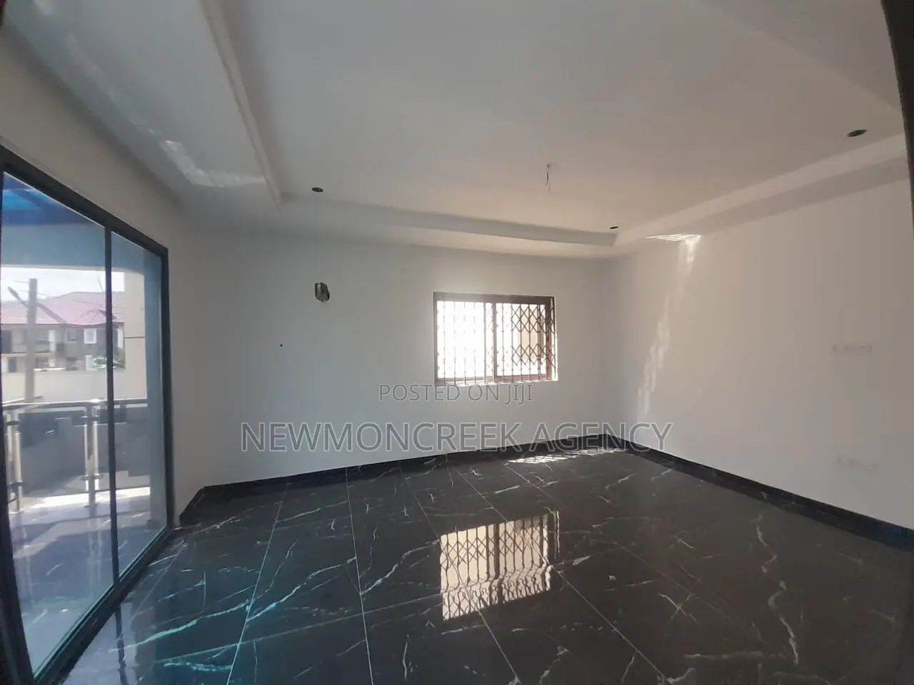 3bdrm Duplex in Ayi Mensah, Accra Metropolitan for sale
