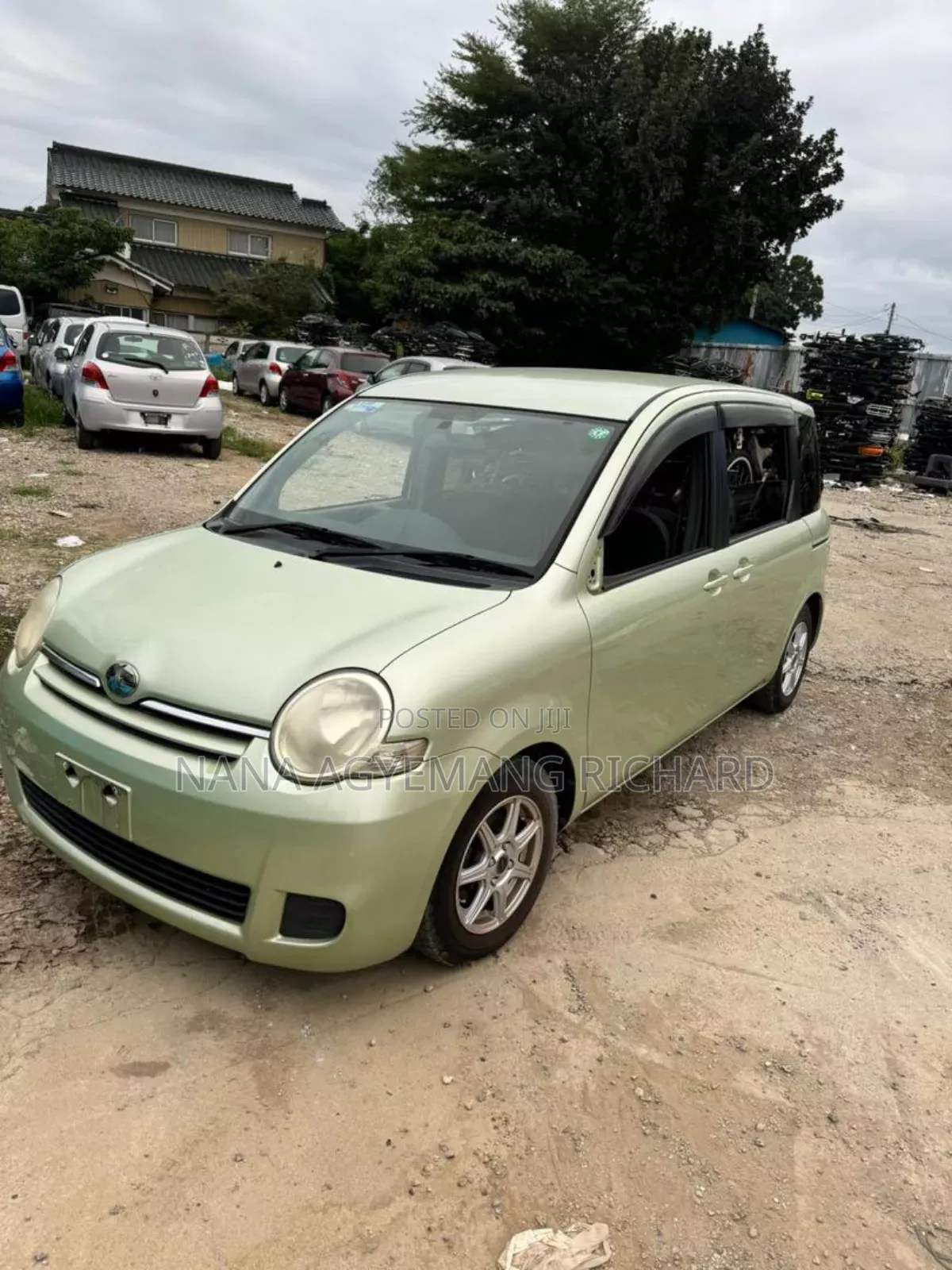 Toyota Sienta 1.5 FWD 2010 Green