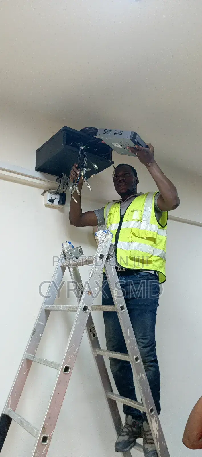 CCTV Camera Installer